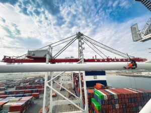PROMETA PR et NORD ACCESS collaborent sur la remise en peinture d’un portique portuaire
